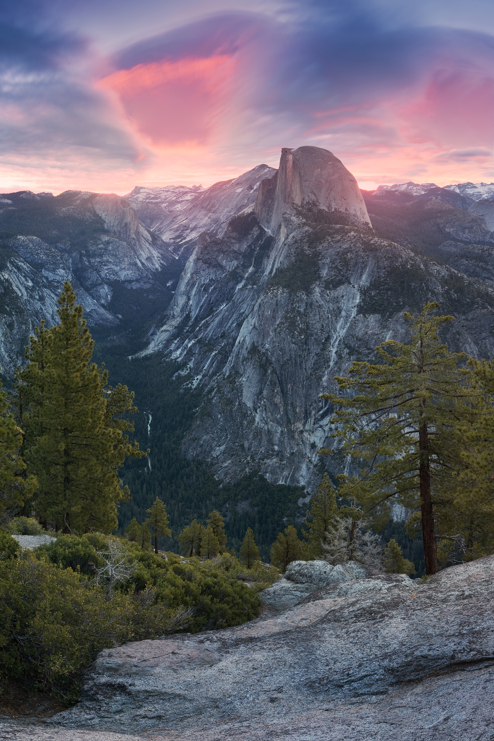 Yosemity při východ slunce, USA